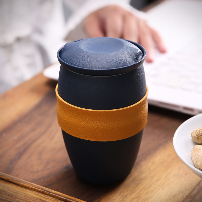 Bring a ceramic cup with a lid