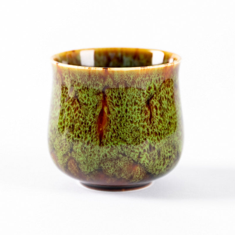 Kiln into ceramic tea cup