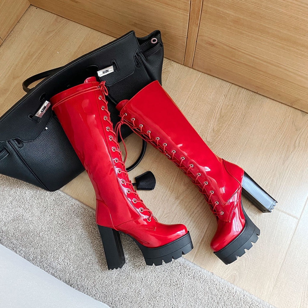 Large size lacquered front lace-up thick heel boots