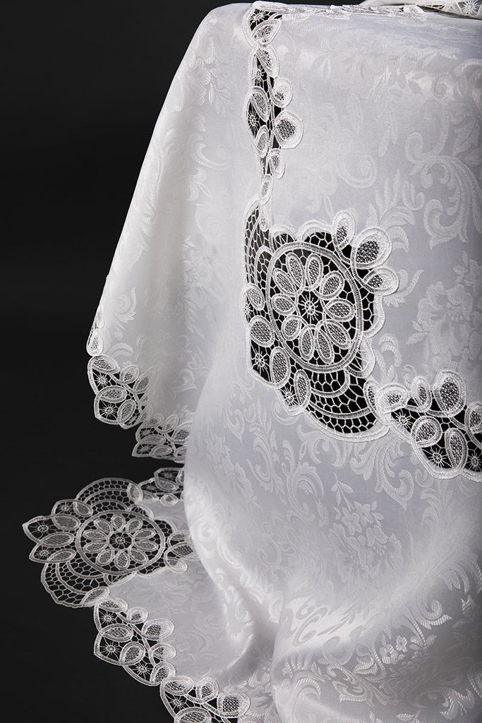 XD17190 Antebella Lace Tablecloth