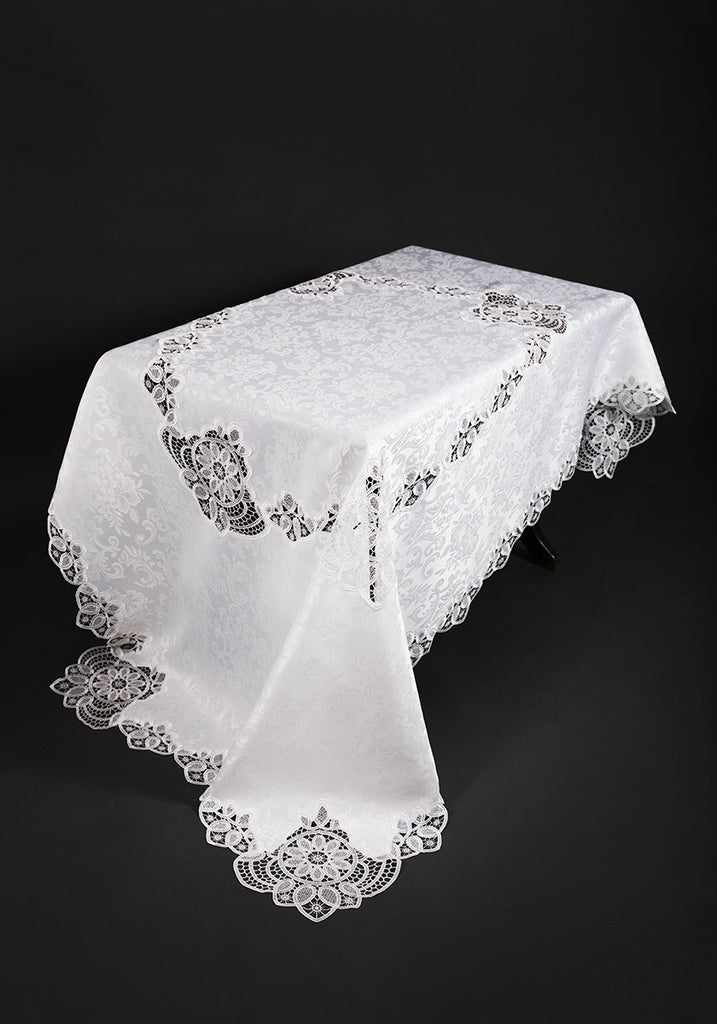 XD17190 Antebella Lace Tablecloth